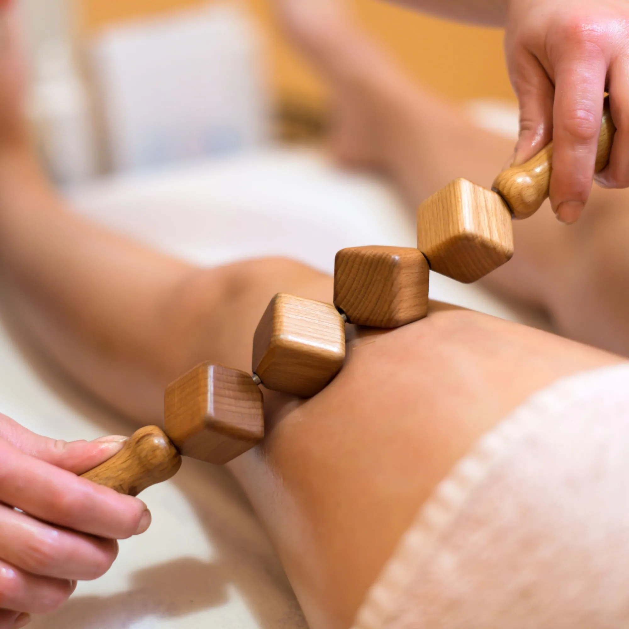 Wood therapy body sculpt treatment