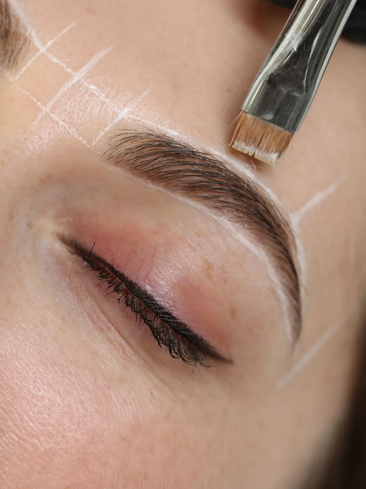 Lash lift, tint and brow shape in SE1 London